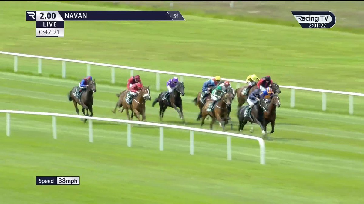 Oh, hello 👀 Away from the drama of Epsom, Ballydoyle Racing have unleashed another top-notch prospect in Warsaw (Wootton Bassett), who showed a huge shift of gear Navan Racecourse 💥