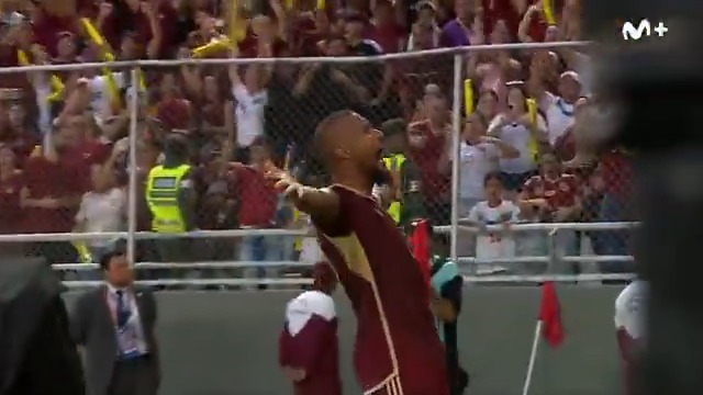 💥 EL HÉROE DE VENEZUELA: SALOMÓN RONDÓN. ➡️ 118 partidos con La Vinotinto. ⚽️ 46 goles. #EliminatoriasSudamericanas