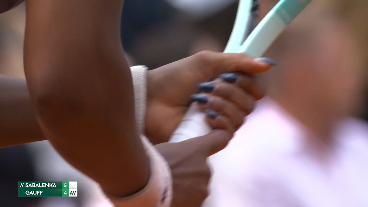 And Coco breaks back at 5-5! #RolandGarros