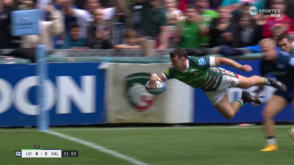 Who else? ⚡️ It's Adam Radwan with the pace inside after a strong Leicester Tigers scrum! #GallagherPrem | #LEIvSAL