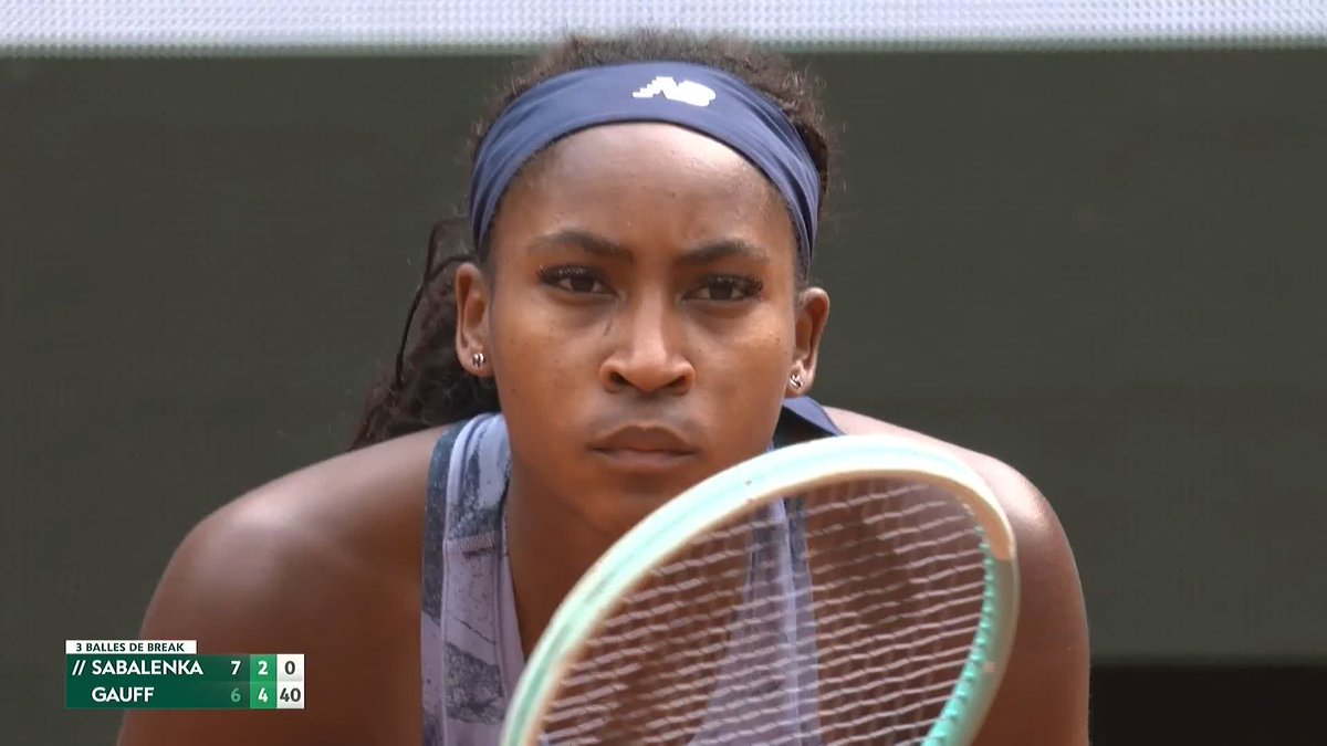 Coco Gauff will serve at 5-2 to try and close this second set ⌛️ #RolandGarros