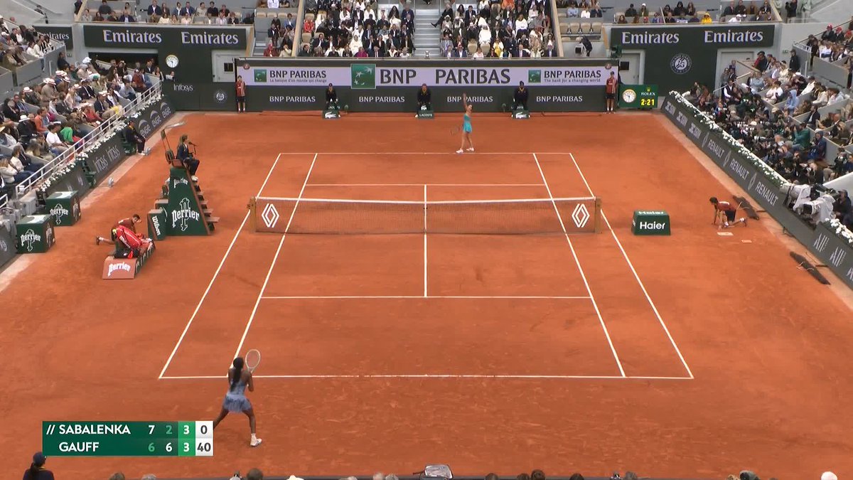 Coco back in the lead 🇺🇸 #RolandGarros