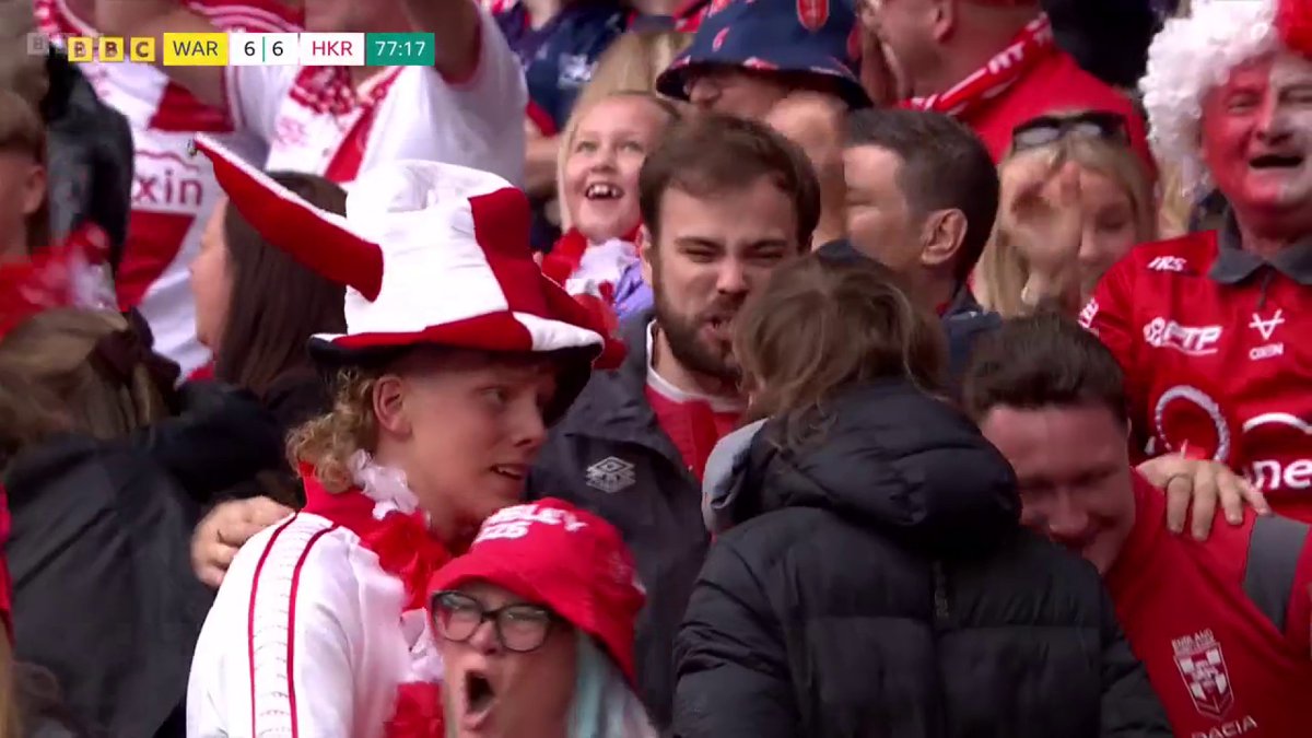 WEMBLEY DRAMA 🤯 Tom Davies' try in the corner is given to put Hull KR back in the final! #BBCRL #ChallengeCup