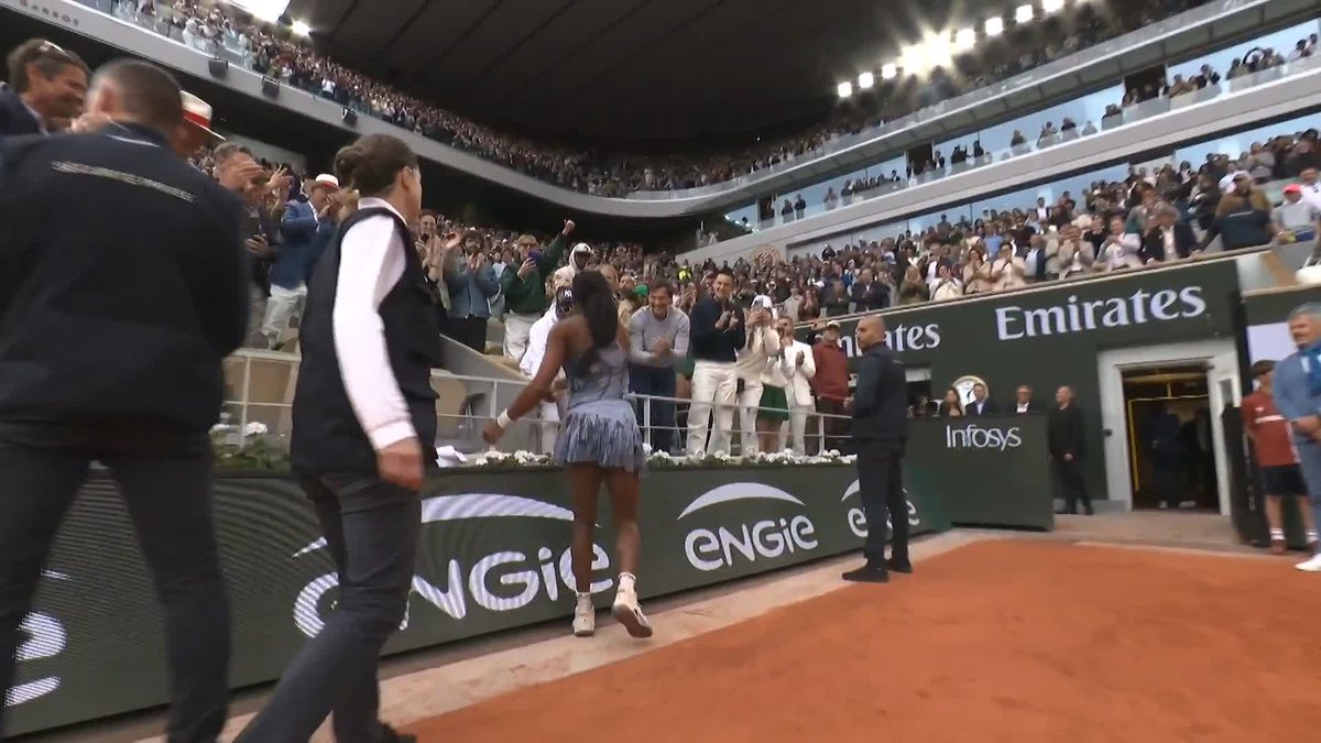What a crazy match point 🤯 #RolandGarros