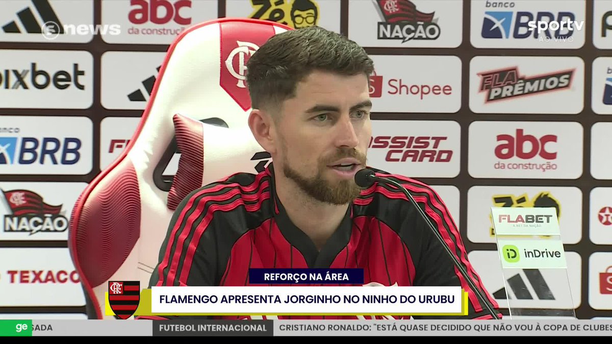 Jorginho diz se sentir mais confortável atuando como um camisa cinco, mas não vê problema em atuar como um segundo volante.