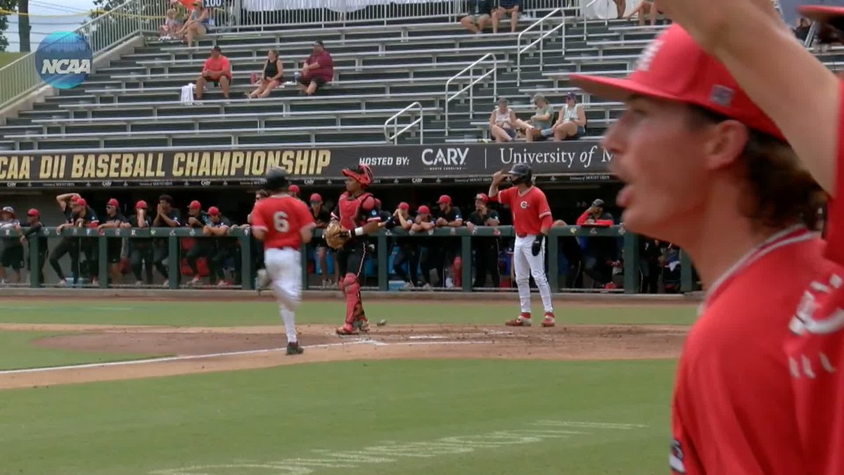 MULES STRIKE FIRST! Roll Stable with a bases clearing double to open the scoring! #D2BSB | #MakeItYours