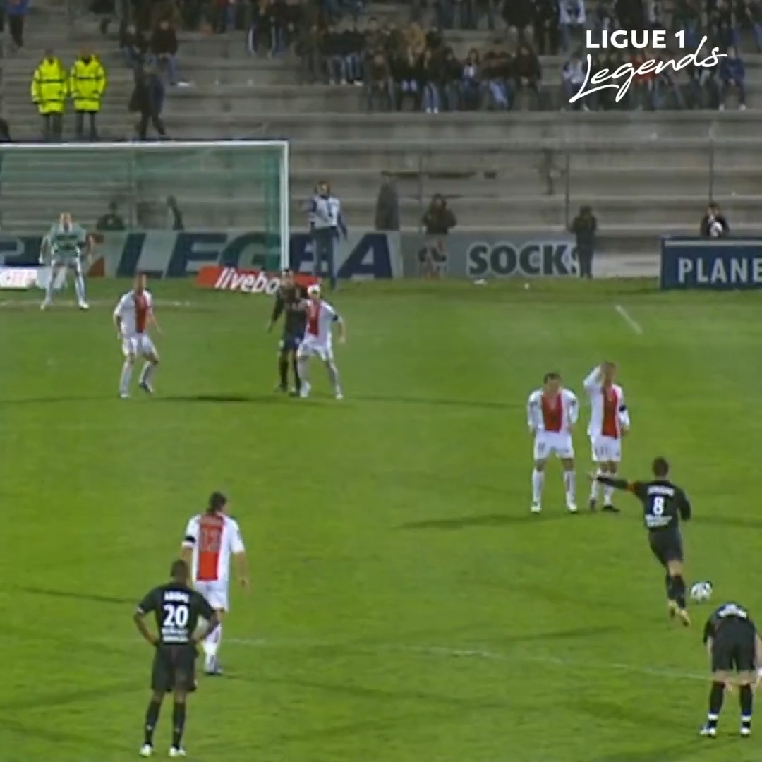 Juninho Pernambucano could score a free-kick from anywhere on the pitch 🤯