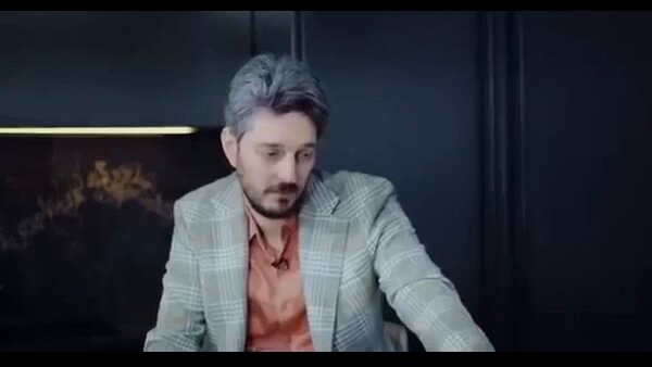 А кто-нибудь может объяснить почему,работающие на путина и презираемые всеми Кац,Собчак и Венедиктов публично заявляют,что Крым украинский,а честные,бескомпромиссные и к тому же живущие на Западе Навальная,Яшин и Карамурза этого признать не могут? Им,что религия не позволяет?