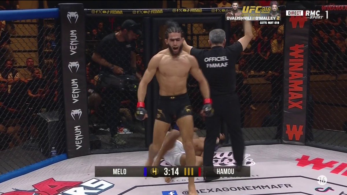 💥 Zakaria Hamou dit "Tarzan" s'impose par TKO dans le R3 ! ✅ 4-0 désormais pour le -61kg le plus prometteur de France, gardez un oeil sur lui ! 👀