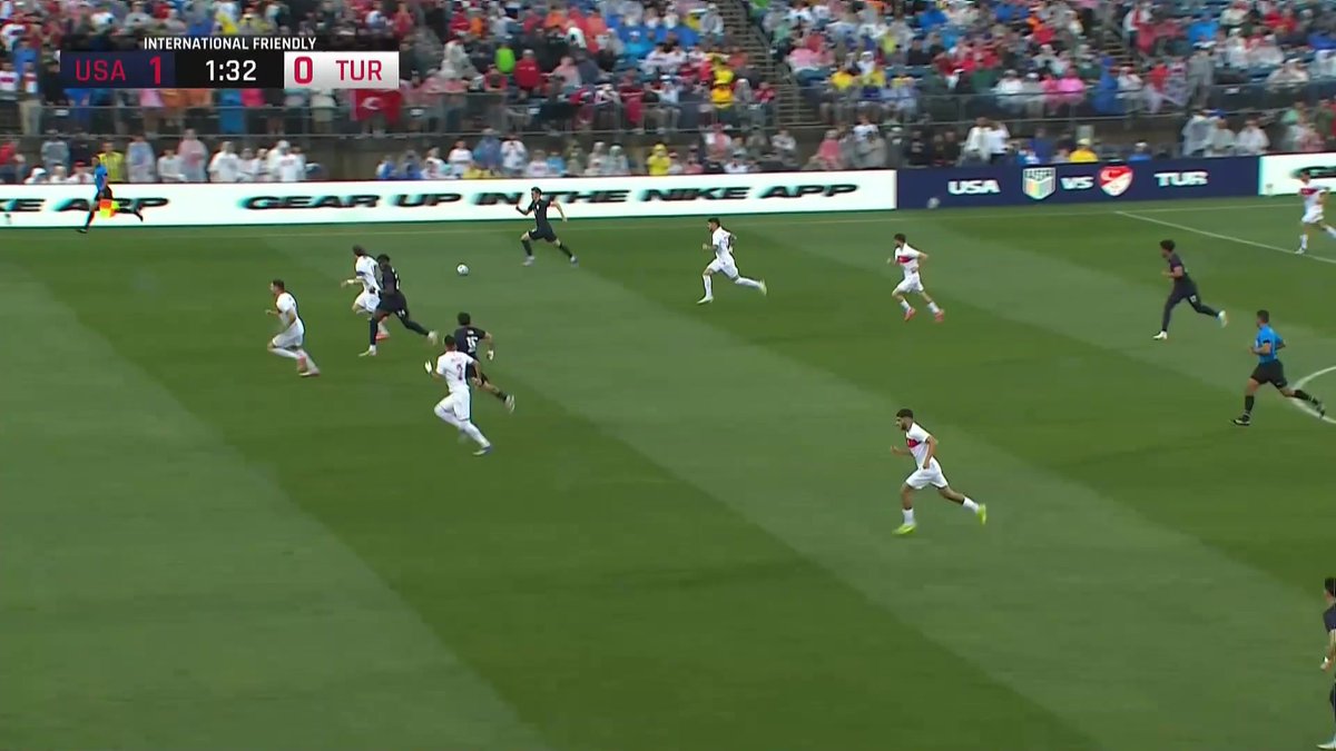 🇺🇸 - 🇹🇷 À peine une minute de jeu et Jack McGlynn ouvre le score d'une superbe frappe ! Suivez le match en direct sur L'Équipe live foot : #lequipeFOOT