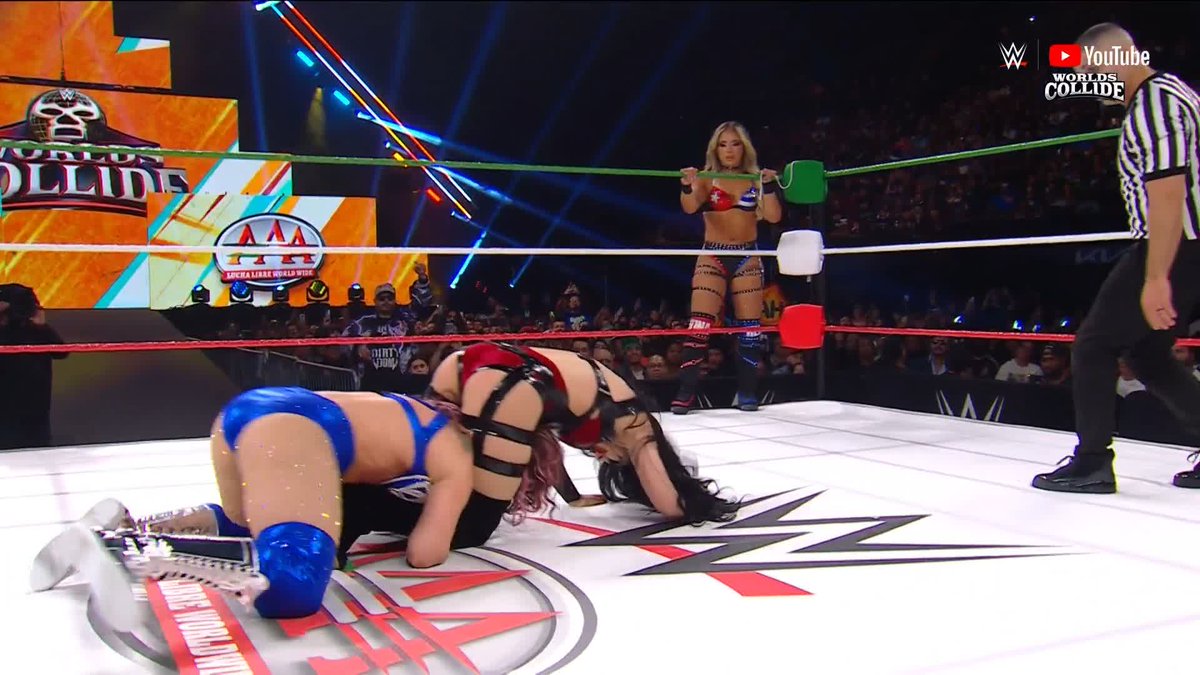 Nice try, Stephanie Vaquer! Dalys la caribeña was one step ahead 👊 #WorldsCollide ▶️