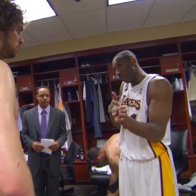 16 years ago today, Kobe and Pau execute the iconic PnR play to seal Game 2 victory against the Magic giving the Lakers a 2-0 Series Lead in the Finals Kobe had 29 and 8 ast (23p in 2H/OT) Pau 24 pts 10 Rebs 3 ast