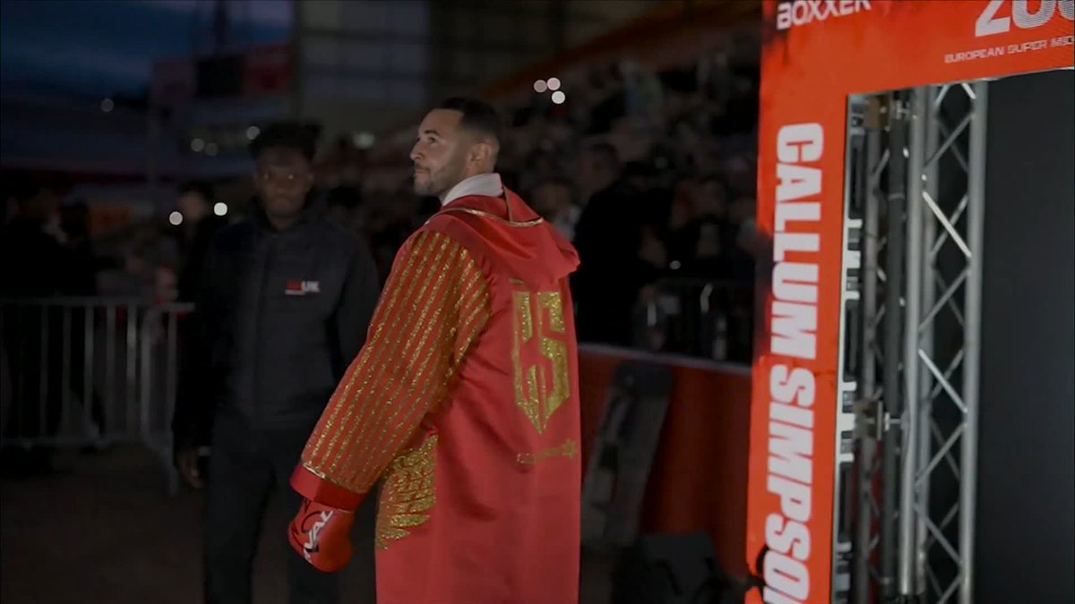 Callum Simpson's ELECTRIC walk-on in front of his adoring fans at Oakwell Stadium 🔥 #SimpsonZucco | Live on Sky Sports