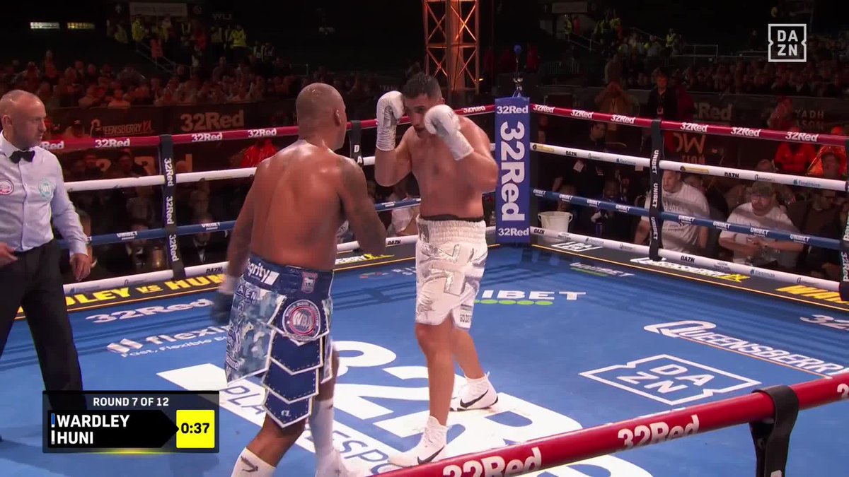 If you’re not watching, put it on DAZN Boxing where Aussie heavyweight Justis Huni is dominating Fabio Wardley in the UK in their interim WBA Heavyweight World Title fight #WardleyHuni