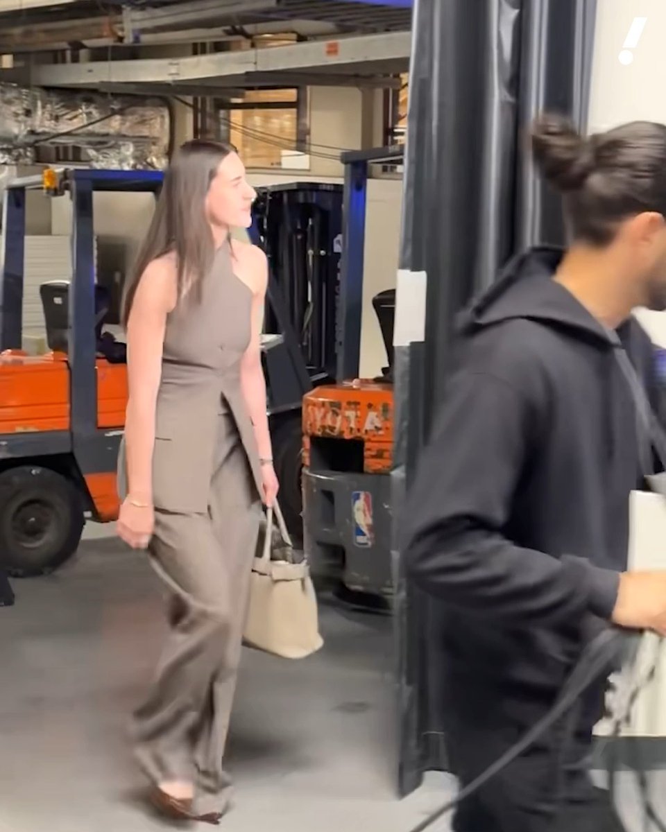 Caitlin Clark arrives at the United Center for Sky-Fever 😤