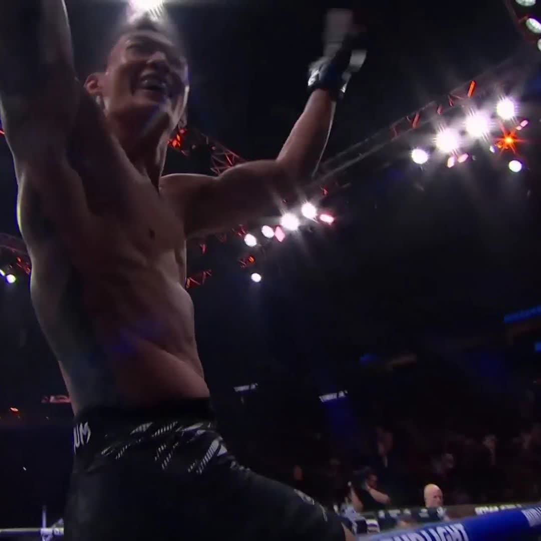 Woooow! 🥵 🥵 #UFC316
