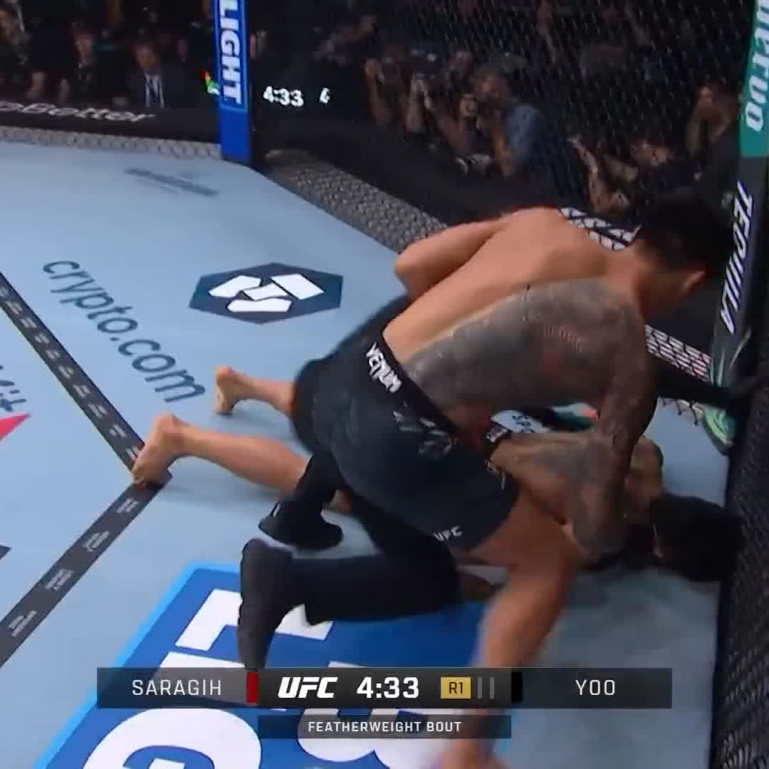 MY GOODNESSS!!! 🤯 Joo Sang Yoo wasted no time in making his presence felt! #UFC316
