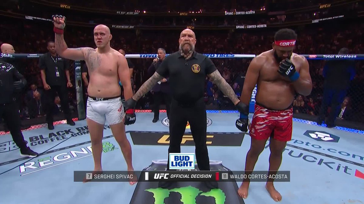 30-27, 29-28, 29-28 #UFC316 Waldo Cortes-Acosta beats Serghei Spivac by unanimous decision!