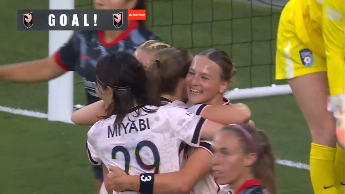 A total team effort ends with a goal for 18-year-old Kennedy Fuller 👏