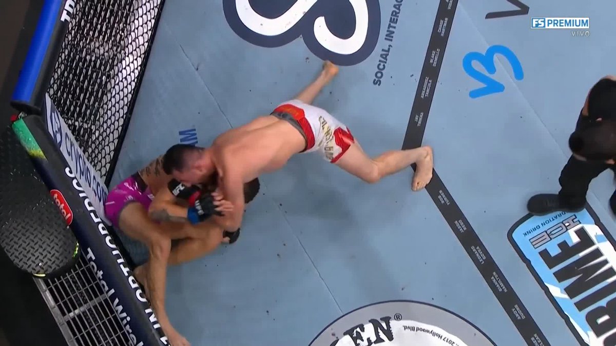 ¡MERAB DVALISHVILI SOMETE AL 'SUGA'! 💥 ¡MERAB DVALISHVILI RETIENE EL TÍTULO! 🏆 #UFCxFSMX | 'The Machine' finaliza a Sean O'Malley en el tercer asalto y retiene el título de las 135 libras. Sin lugar a dudas, Dvalishvili se convierte en el GOAT del Peso Gallo de la UFC.
