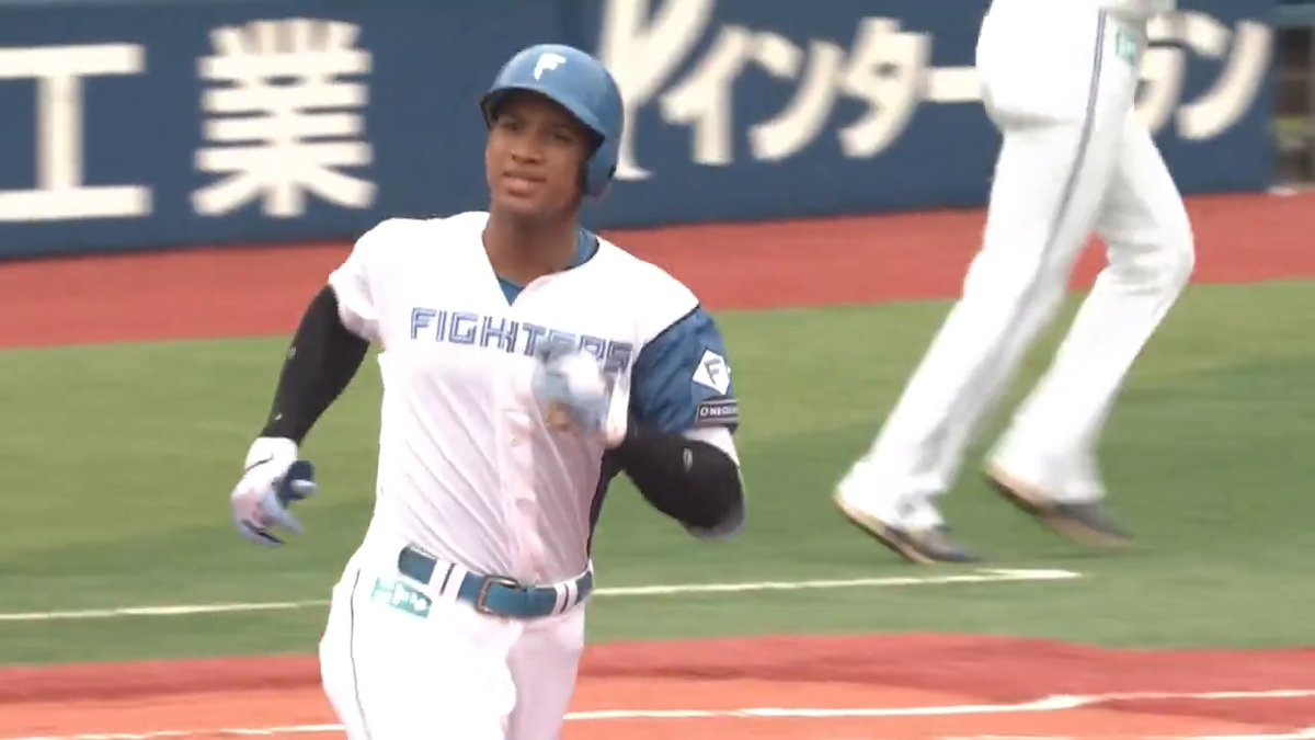 北海道日本ハム #万波中正 選手のソロホームランで勝ち越し‼️🌈 #lovefighters