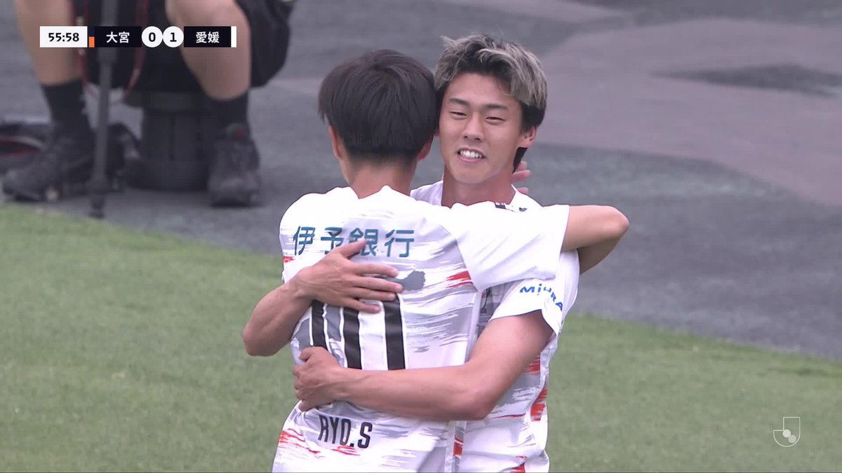 見事な軌道でゴールへ! #村上悠緋 のフリーキック弾🚀 🎦 ゴール動画 🏆 明治安田J2リーグ 第17節 🆚 大宮vs愛媛 🔢 0-1 ⌚️ 56分 ⚽️ 村上 悠緋(愛媛) #Jリーグ