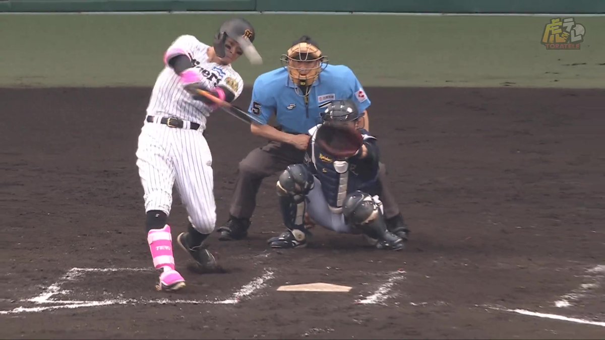 8回裏、佐藤輝選手、センター第17号満塁ホームラン！甲子園で出ました！ #鼓動を鳴らせ_虎道を進め