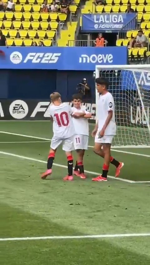 ❤😮🤍 No hay palabras para este golazo... ¡Mateo Luz adelanta a Sevilla Atlético y Cantera Sevilla FC en la segunda semifinal de #LALIGAFCFUTURES!