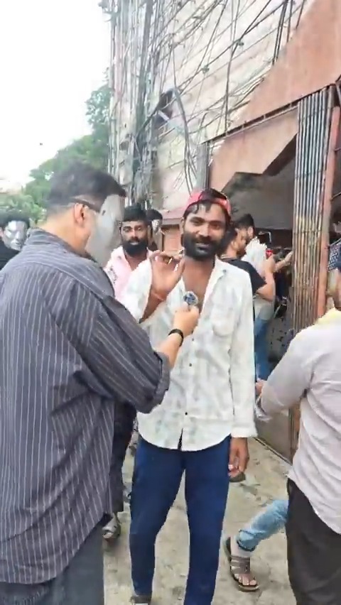 #AkshayKumar personally stepped out to see the public’s reaction to #Housefull5.