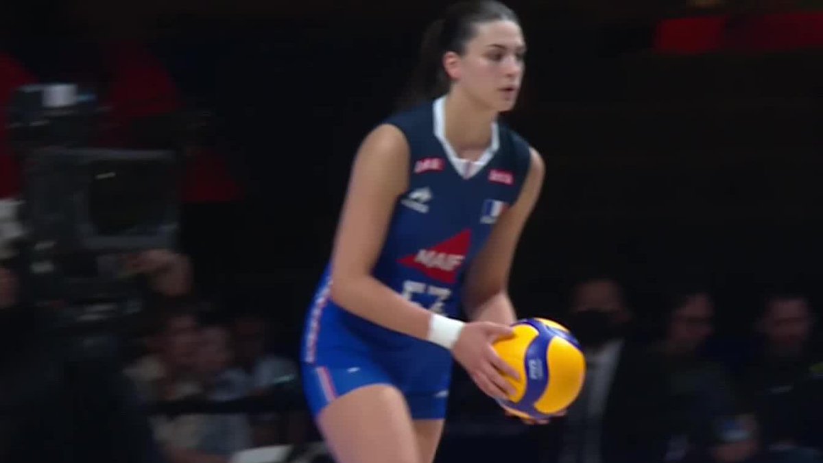 #VNL2025: Thailand ๐น๐ญ 3-1 ๐ซ๐ท France Thailandโs new generation delivered the heat ๐ฅ! Pimpichaya led the way with 1๏ธโฃ9๏ธโฃ points, and rookie Warisara kept the momentum going with 1๏ธโฃ6๏ธโฃ to seal the win! ๐บ Watch #VNL on VBTV: ๐ #BePartOfTheGame #volleyball