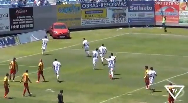 🥲 𝑷𝒊𝒆𝒍 𝒅𝒆 𝒈𝒂𝒍𝒍𝒊𝒏𝒂 Se cumplen 1⃣1⃣ años del gol de martin mantovani en la prórroga ante el Lleida que hizo estallar Butarque.