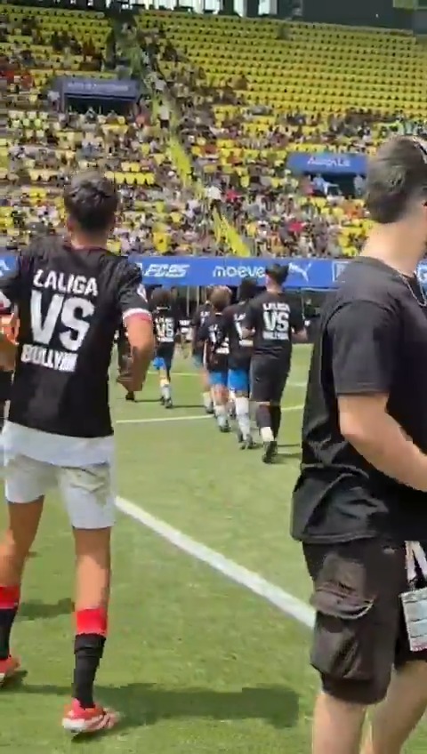 #LALIGAFCFUTURES 🤝 #LALIGAVSBULLYING 💪 Porque juntos somos más fuertes.