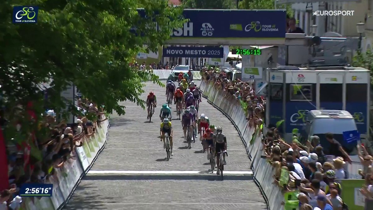 🇵🇹 VITÓRIA DE IVO OLIVEIRA NA ESLOVÉNIA 🇸🇮 Em Novo Mesto, Ivo Oliveira foi o mais forte e conquistou o seu 3º triunfo esta temporada no último dia de competição eslovena. Está vingada a "vitória" de Rui Oliveira! 🤫🏅 #TourOfSlovenia