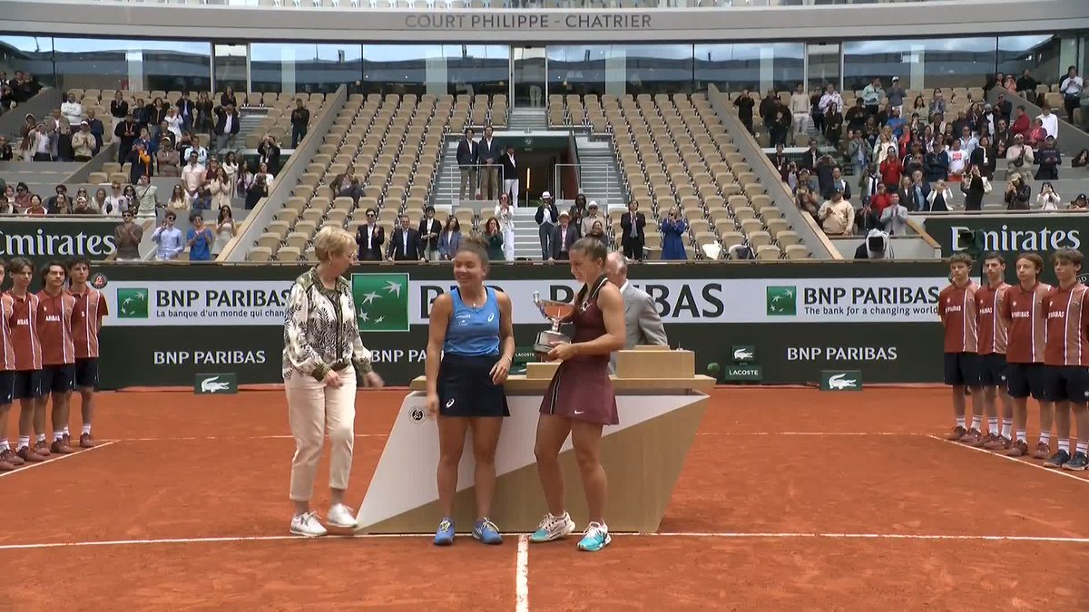 The trophy lift for Jasmine and Sara 🏆 #RolandGarros