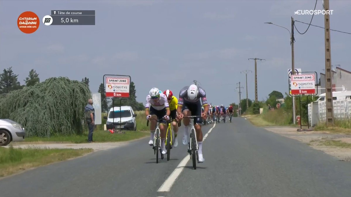 ๐คฏ๐คฏ El ciclismo que nos gusta a todos Vingegaard muestra su versiรณn mรกs ofensiva en #Dauphinรฉ a 5 km del final de la 1ยช etapa... ... ยกy se lleva consigo a Pogacar, Evenepoel, Van der Poel y Buitrago! ๐ฅ #LaCasaDelCiclismo