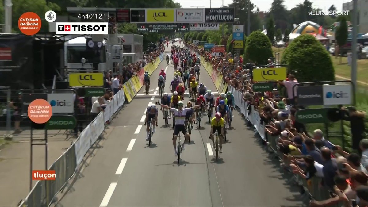 🌈 EL ESPRINT DEL AÑO 2025 EN #Dauphiné 🌈 Tadej Pogacar bate a Jonas Vingegaard y Mathieu van der Poel en un final absolutamente disparatado para abrir el 'mini-Tour' francés 📺 Lo viviste en Eurosport.es 2️⃣ y Max España #LaCasaDelCiclismo