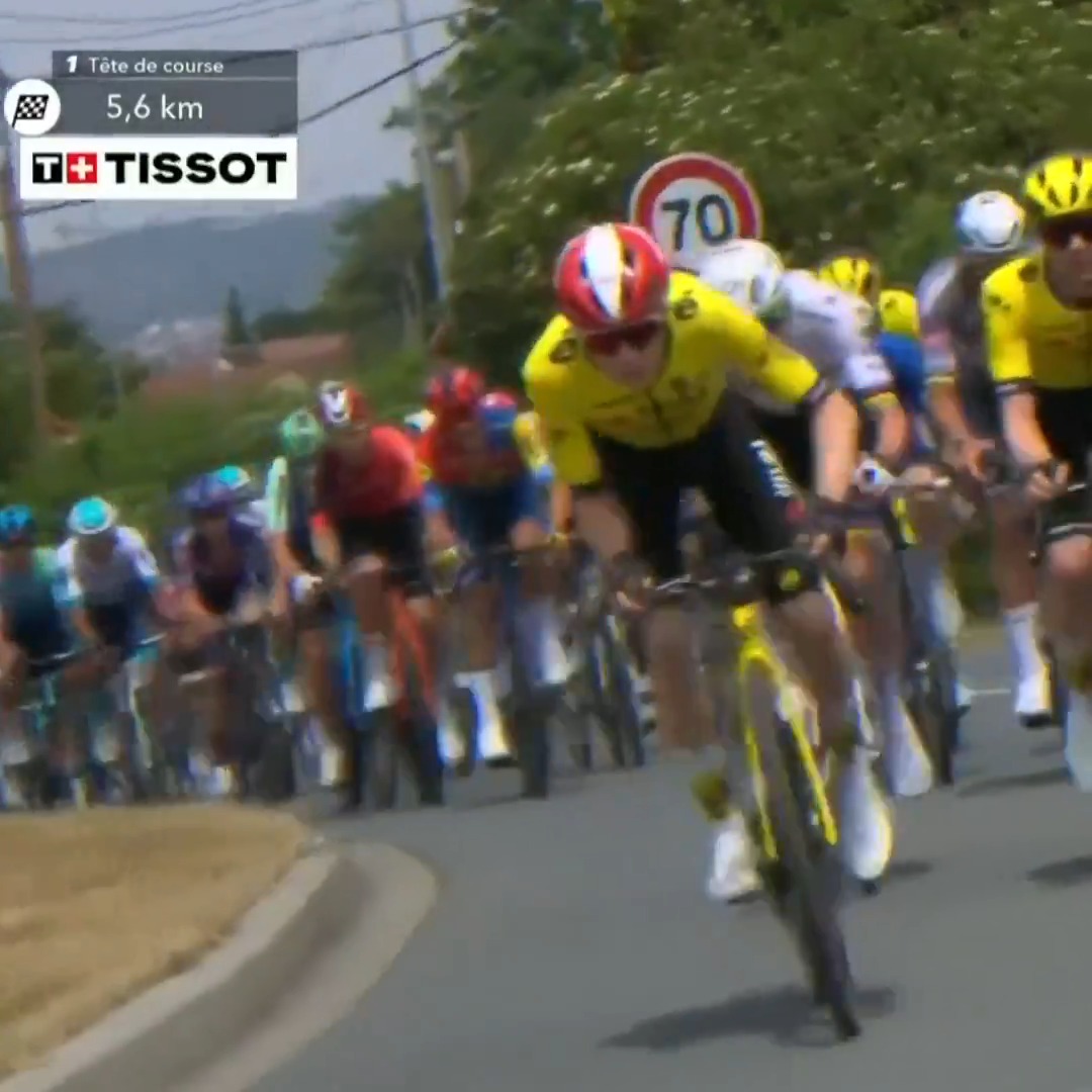 WHAT A FINISH! Tadej Pogacar wins from a small group after Jonas Vingegaard attacked with 5km to go! 🔥 #Dauphine 📺: Peacock