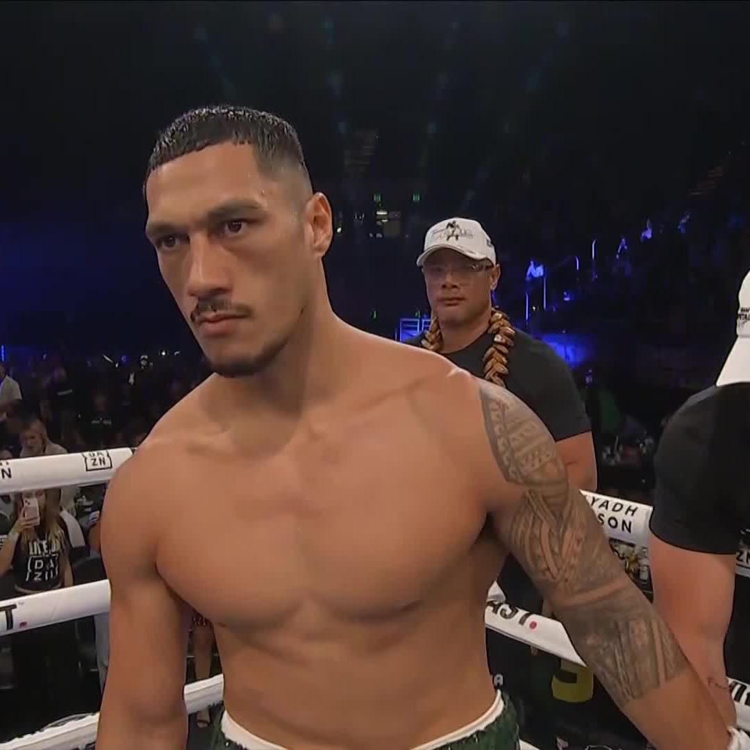 Jai Opetaia gets the stoppage in the 5th! 😤👑 #OpetaiaSqueo