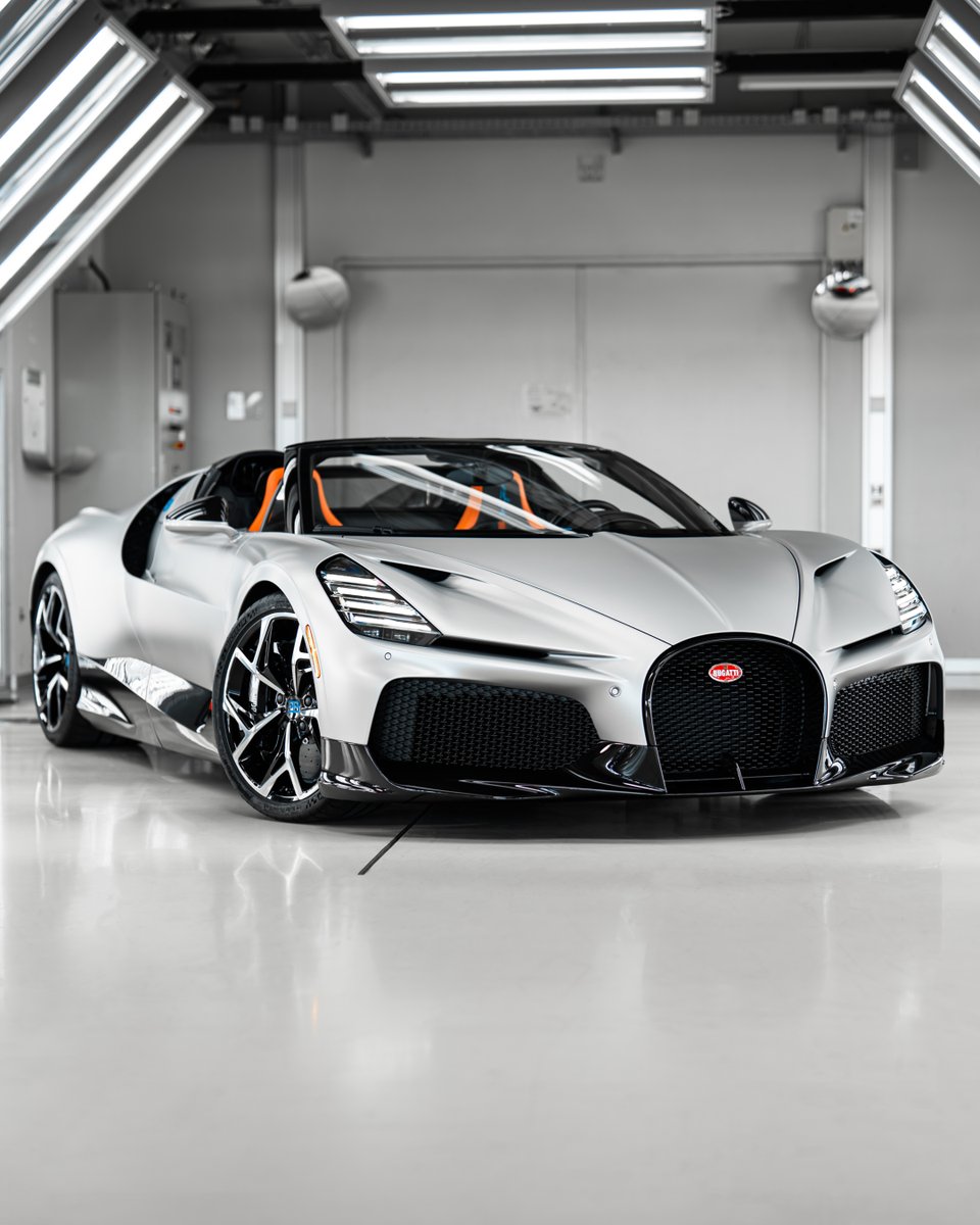 Crafted for contrast. ‘Matt Argent’ meets ‘Beluga Black’, ‘Tangerine’, and ‘Bugatti Light Blue Sport’. A W16 MISTRAL that proves the power of personalization. #BUGATTI #W16MISTRAL #BUGATTIW16Mistral –