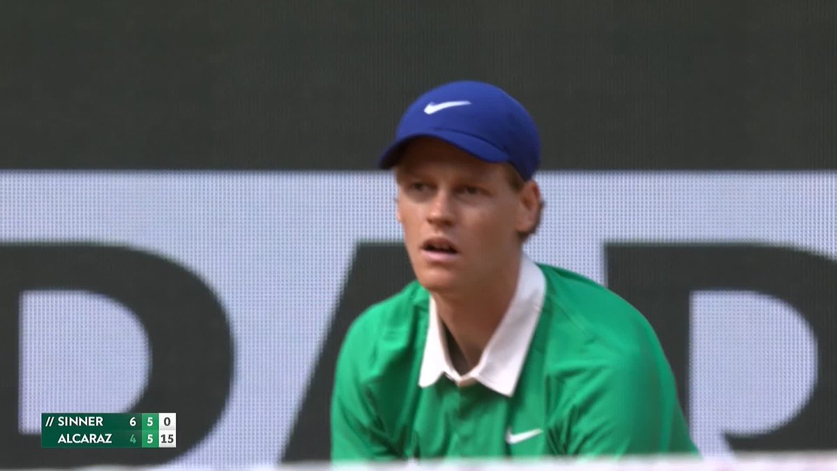 On the line 🔎 #RolandGarros