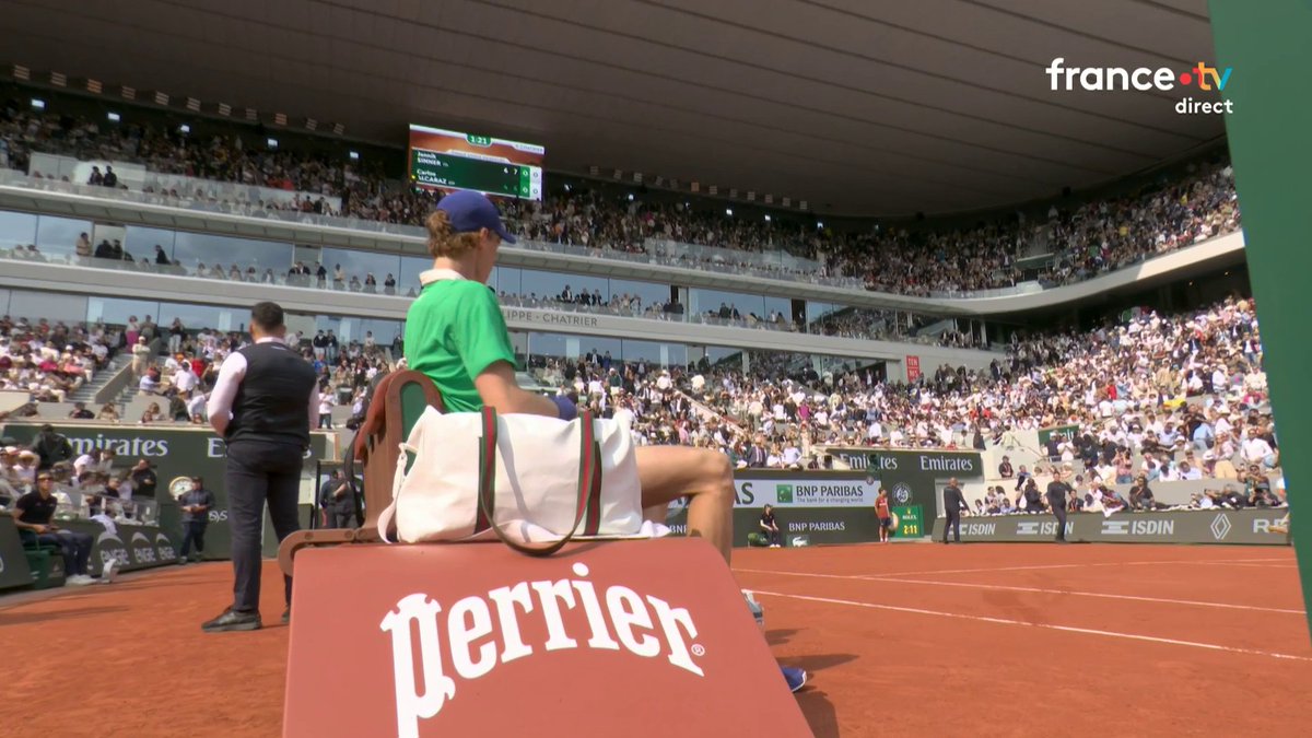 📊 Jamais Carlos Alcaraz 🇪🇸 n’a réussi à remporter un match après avoir été mené 2 sets à 0. 📊 Deux fois au cours de sa carrière, Jannik Sinner 🇮🇹 a perdu un match après avoir mené 2 sets à 0 : 🇺🇸 US 2020 vs Khachanov 🇬🇧 Wim 2022 vs Djokovic