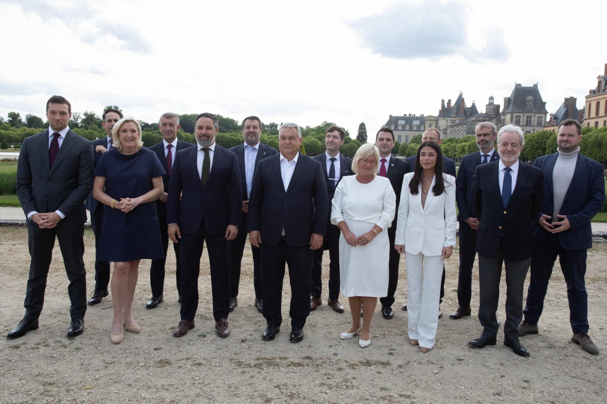 ‼️ #URGENTE Santiago Abascal 🇪🇸 viaja a Francia junto a nuestros aliados europeos de Patriots.eu: “En España gobierna Pedro Sánchez, pero sus políticas son pactadas en Europa con el PP”. “Queremos derrotar las políticas que socialistas y populares pactan en Bruselas y después aplican en nuestras naciones”.