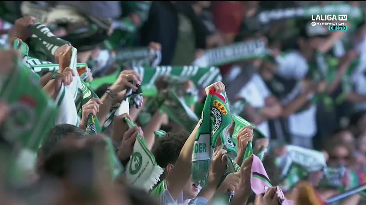 UN AMBIENTE QUE PONE LOS PELOS DE PUNTA 🔥🔥🔥 El de El Sardinero entonando La Fuente del Cacho, el de la gente del Real Racing Club soñando con volver a Primera División 🟢 #LALIGAHYPERMOTION