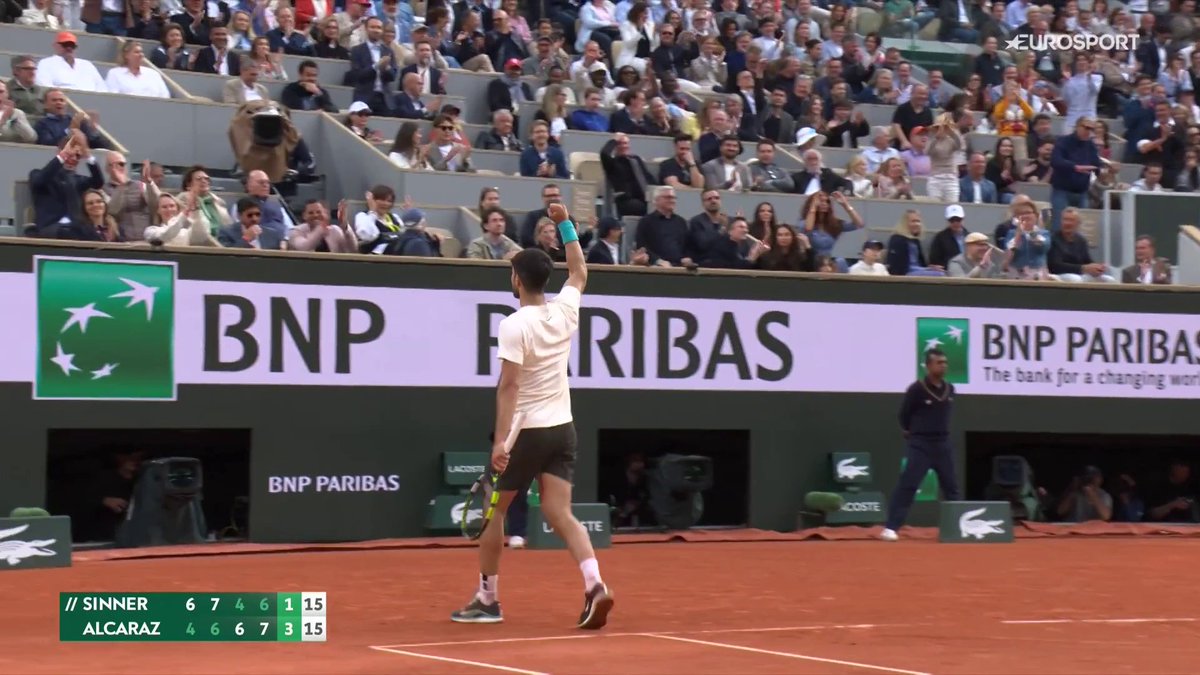 ESTE TÍO ME HA DEJADO SIN IDEAS PARA DESCRIBIRLO… ¡ESTÁS LOCO, CARLOS ALCARAZ! 😮😮😮 Disfruta de la final de #RolandGarros en los canales de Eurosport.es disponibles en DAZN