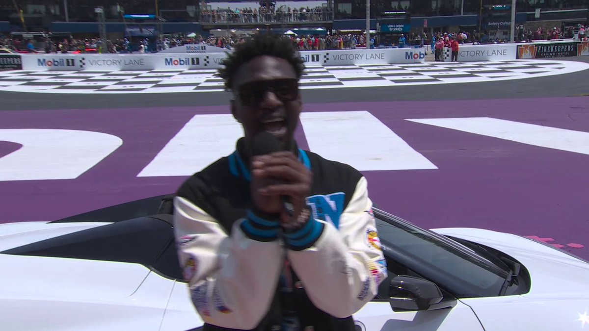 START YOUR ENGINES! 💨 Detroit Lions safety ZUPER BOWL KERB💤😎 gets the drivers ready for Michigan! #NASCARonPrime