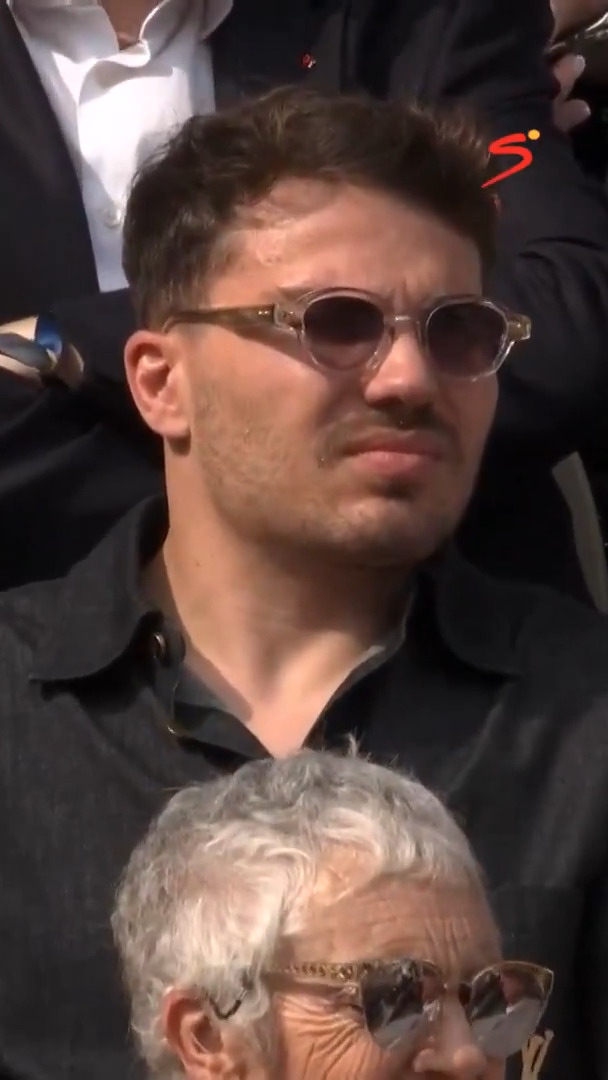 🗣️ "Antoine Dupont, what a rugby player he is. Maybe the second best in the world!" #RolandGarros commentator Robbie Koenig recognizing Pieter-Steph du Toit as the best 🫡