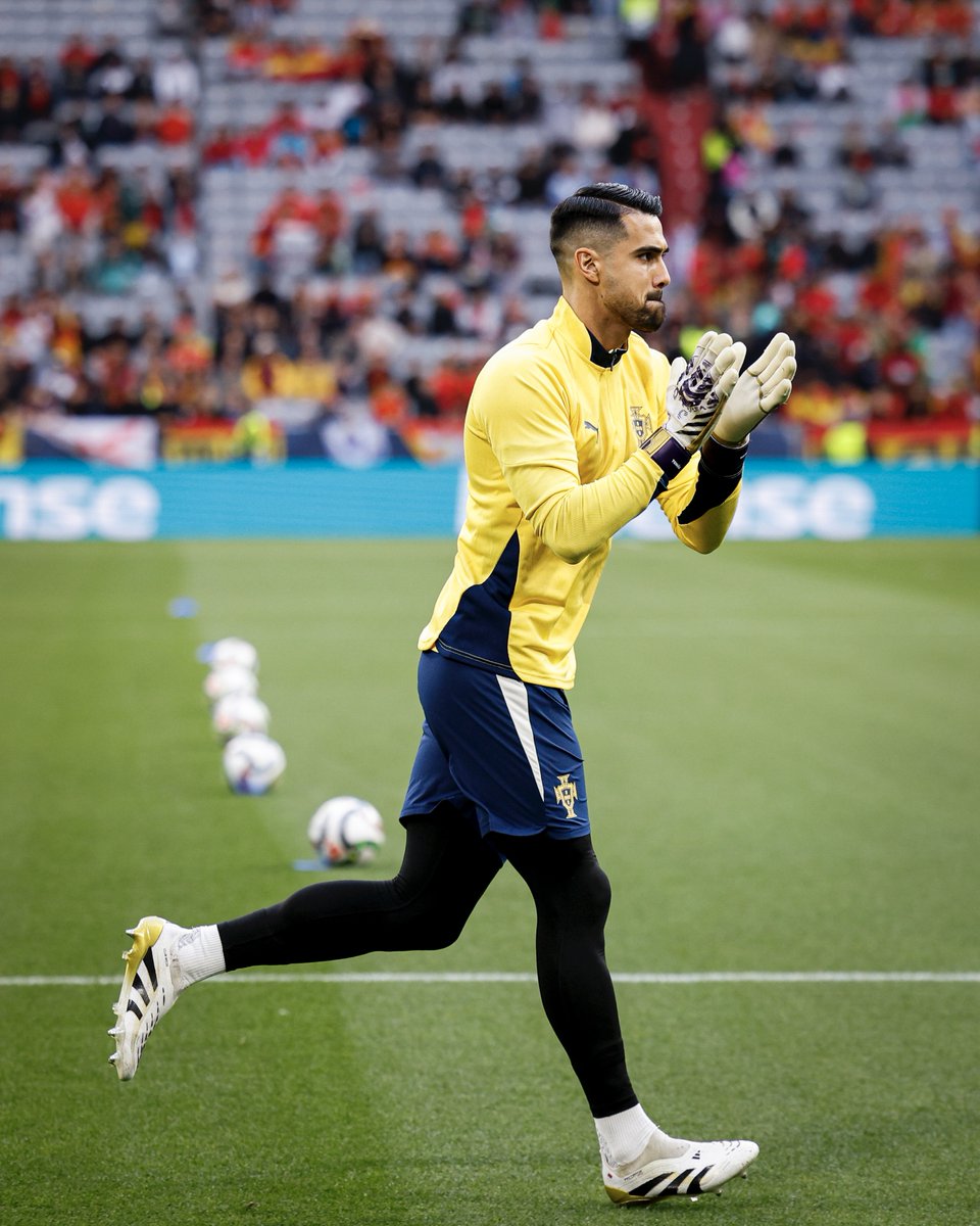 Warm-up time 🏃♂️⚡️ #FazHistória | #NationsLeague