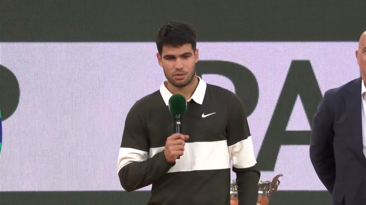Carlitos with nice words for Jannik 🤝 #RolandGarros