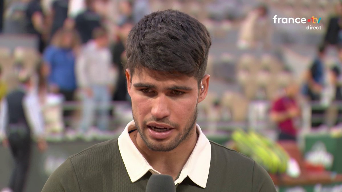 🥹 Carlos Alcaraz déclare avoir pensé à Rafael Nadal avant de réaliser son COMEBACK contre Jannik Sinner en finale de #RolandGarros 🗣️ « Quand j'étais moins bien, j'ai essayé de penser à Rafa, à toutes ses remontadas et le fait de ne jamais rien lâcher »
