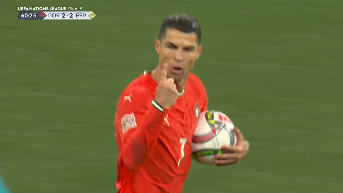 CRISTIANO RONALDO BAGS GOAL NUMBER 938 AT THE AGE OF 40… Do you think he can actually reach 1000 goals?
